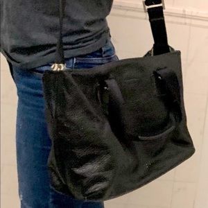 Gucci Messenger Bag - Leather- Black